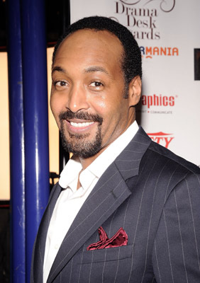 Jesse L Martin